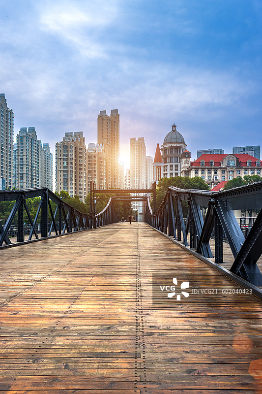 天津海河上的金汤桥图片素材