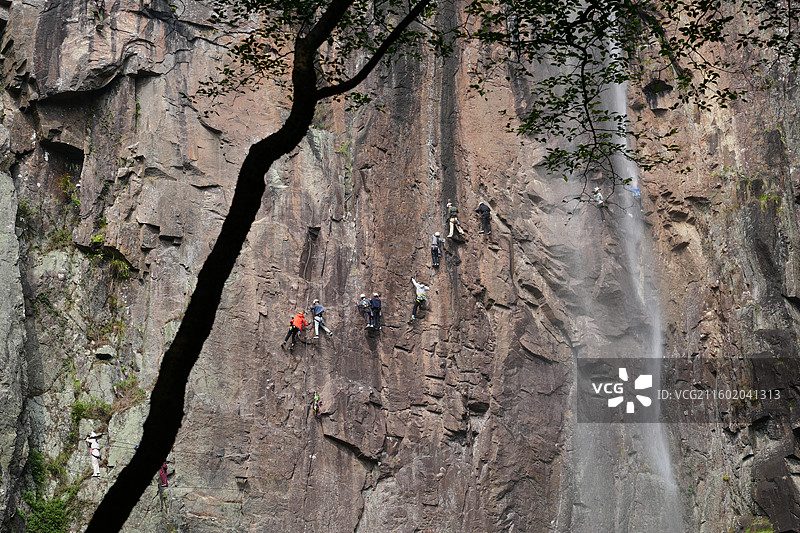宁波 奉化 溪口镇 雪窦山 山区 徐凫岩 攀岩 飞拉达 冒险图片素材