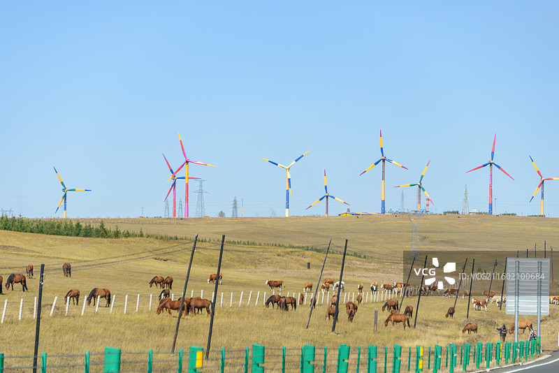 内蒙古赤峰翁牛特旗灯笼河草原秋景图片素材