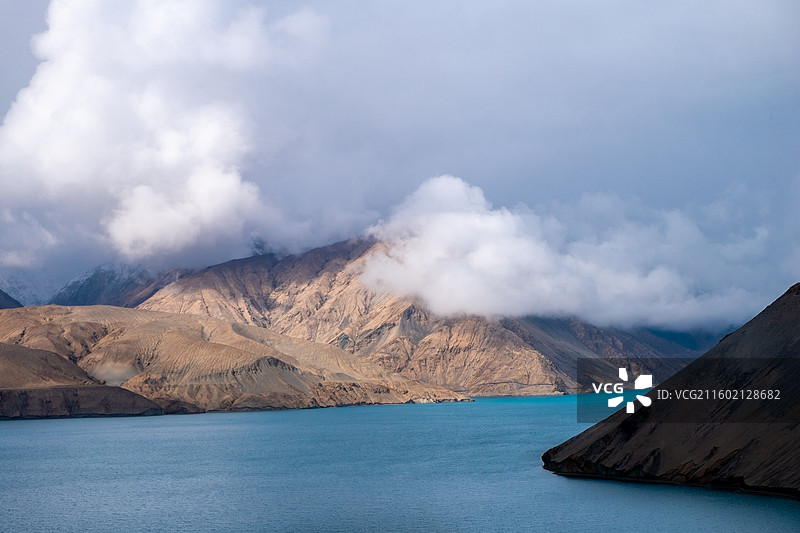 新疆班迪尔蓝湖美景图片素材