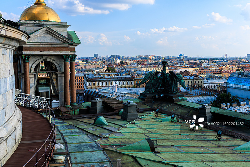 俄罗斯圣彼得堡圣以撒主教座堂俯瞰市区图片素材