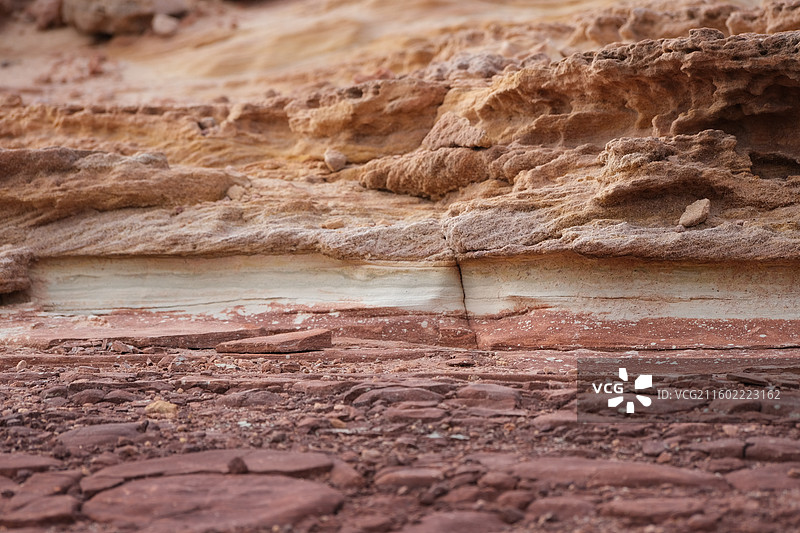 微观视角: 岩层里的调色盘图片素材