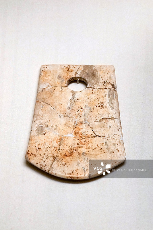 玉钺（礼器） 良渚文化 1987年浙江余杭瑶山出土 中国国家博物馆“古代中国基本陈列”图片素材