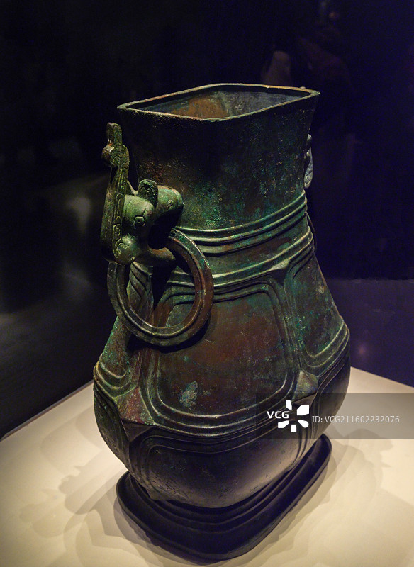 “陈侯”青铜壶（陪嫁器） 春秋·陈 1963年山东肥城出土 中国国家博物馆“古代中国基本陈列”图片素材