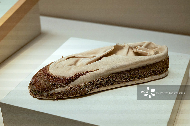 锦鞋 汉代 1934年新疆罗布泊楼兰遗址出土 中国国家博物馆“古代中国基本陈列”图片素材