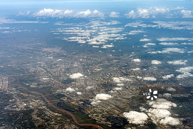 陕西西安渭河两岸的城市风光航拍图图片素材