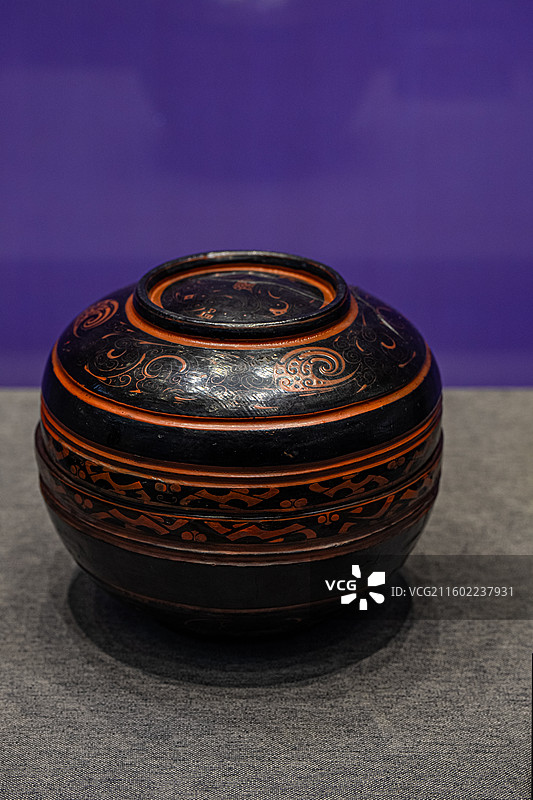 秦 彩绘漆圆盒 睡虎地墓地34号墓出土 云梦县博物馆图片素材