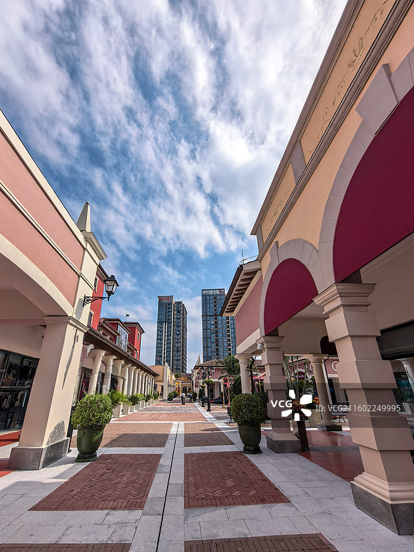 佛山市佛罗伦萨小镇奥特莱斯商圈图片素材