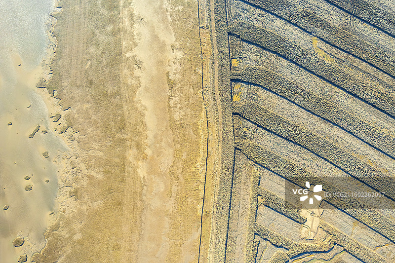 盐城海岸边的围海造田图片素材