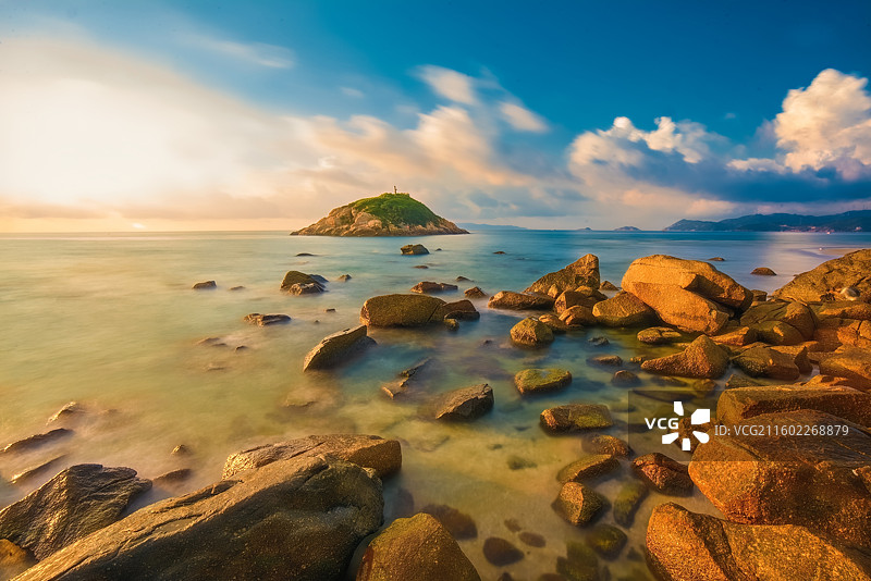 上川岛海边日出日落，这片让人惊艳的礁石海岸风光！图片素材