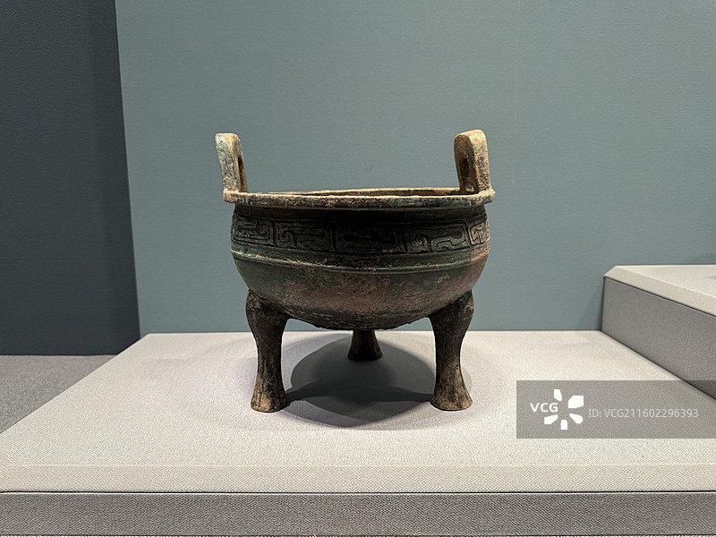 窃曲纹立耳鼎，春秋，山西省曲沃县羊舌墓地，山西博物院图片素材