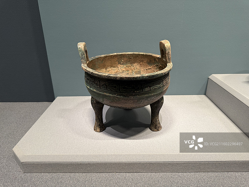 窃曲纹立耳鼎，春秋，山西省曲沃县羊舌墓地，山西博物院图片素材