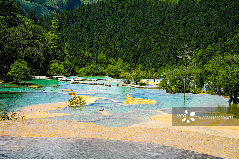 黄龙彩池图片素材