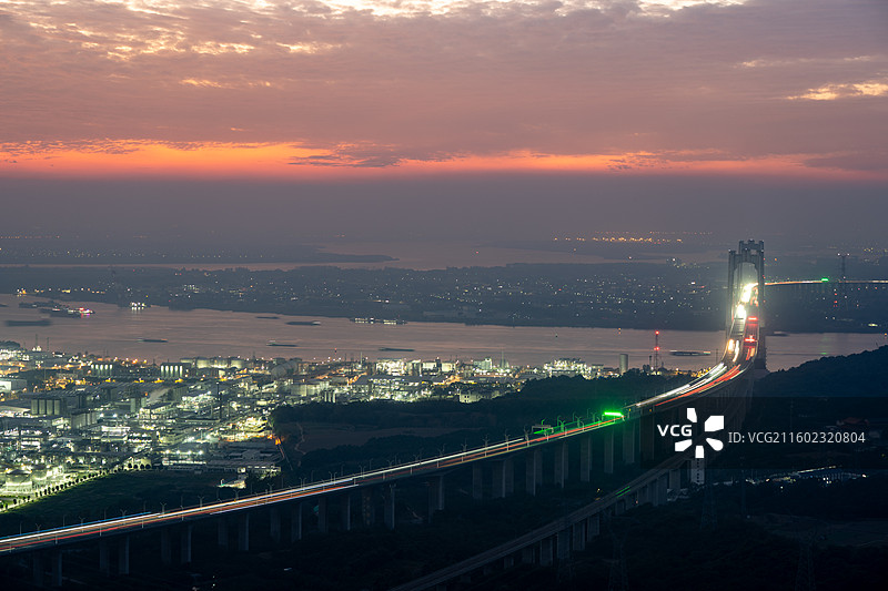 镇江五峰山大桥晚霞图片素材