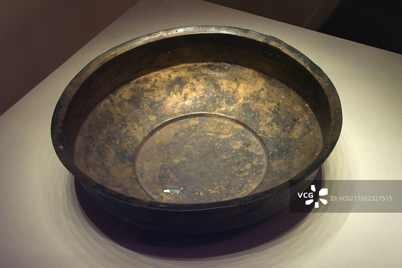 “医工”青铜盆 西汉 1968年河北满城汉墓出土 中国国家博物馆“古代中国基本陈列”图片素材