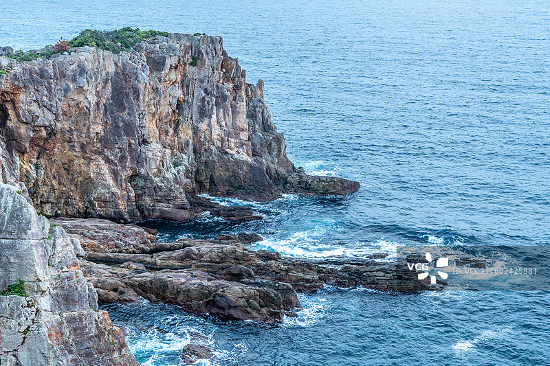 礁石和海浪图片素材