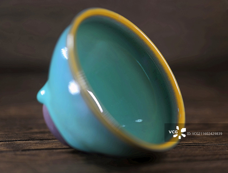 一只天青玉茶碗图片素材