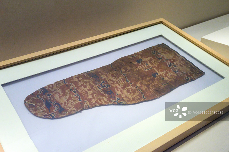 “延年益寿大宜子孙”锦袜 东汉 1959年新疆民丰雅出土 中国国家博物馆“古代中国基本陈列”图片素材