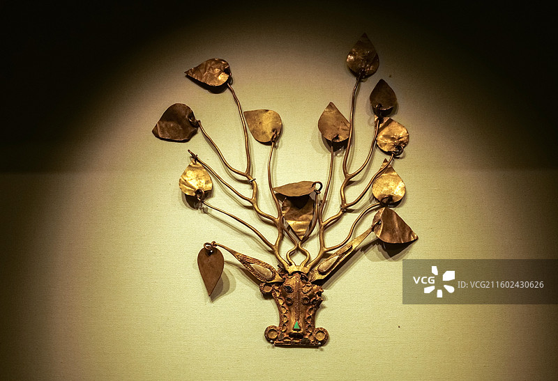 牛头鹿角形金步摇 北朝 1981年内蒙古达尔罕毛敏感联合旗出土 中国国家博物馆“古代中国基本陈列”图片素材