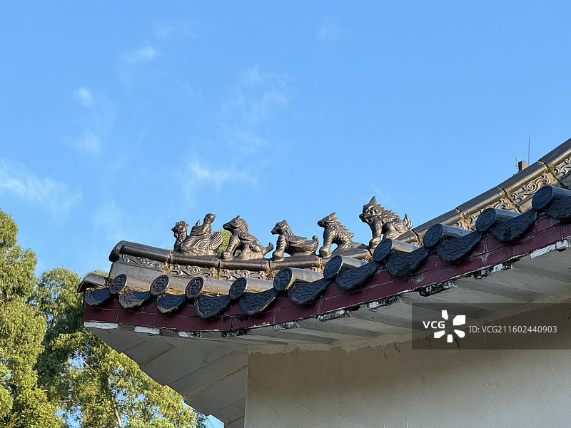 中国传统古建筑屋脊上的垂脊蹲兽（也叫“走兽”）图片素材