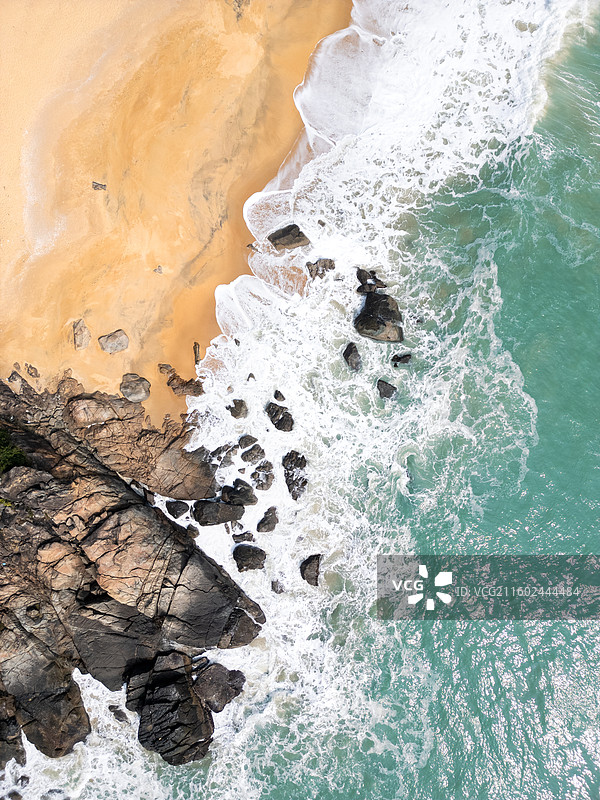 海南三亚的海岸线航拍图片素材