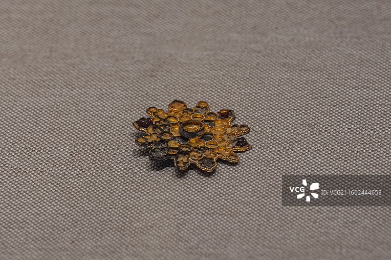 唐代 金宝相花头饰 安陆王子山唐王妃墓出土 孝感市博物馆图片素材