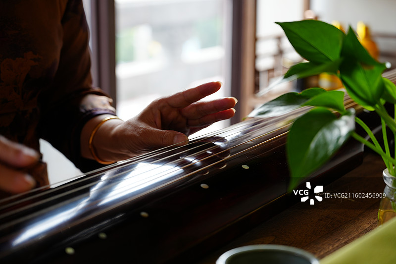 音乐 手 特写 弹琴图片素材
