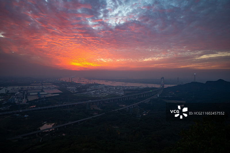 五峰山长江大桥晚霞图片素材