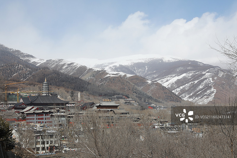 五台山菩萨顶广化寺塔院寺大雪雪山图片素材
