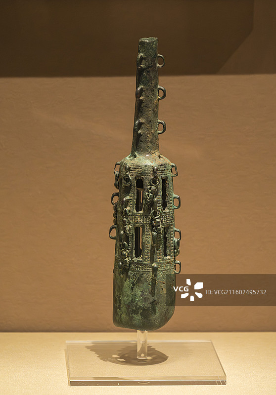 山西省太原博物馆展出文物——石楼县出土商代青铜舞铙图片素材