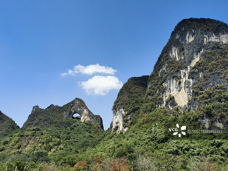 桂林阳朔，月亮山景区，特殊地貌，喀斯特地貌，桂林喀斯特地貌，桂林地貌，南岭山西，岭南，流放岭南图片素材