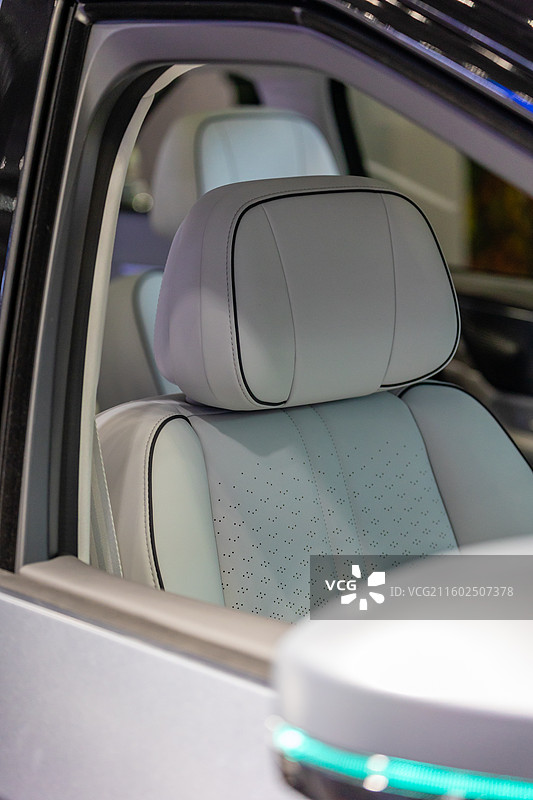 深圳CEIC消费电子创新大会上国产智能新能源汽车内部精致设计与环境图片素材