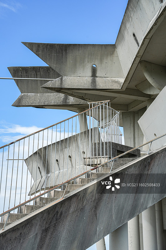 日本熊本县玉名市运动公园山丘顶部高崎正治设计的观景建筑玉名天望馆图片素材