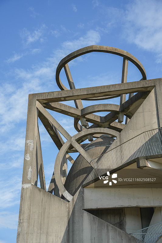 日本熊本县玉名市运动公园山丘顶部高崎正治设计的观景建筑玉名天望馆图片素材