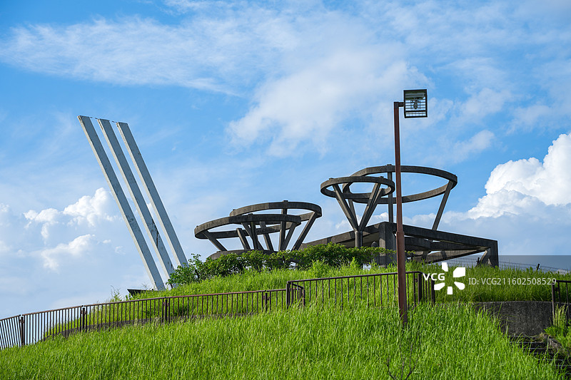 日本熊本县玉名市运动公园山丘顶部高崎正治设计的观景建筑玉名天望馆图片素材