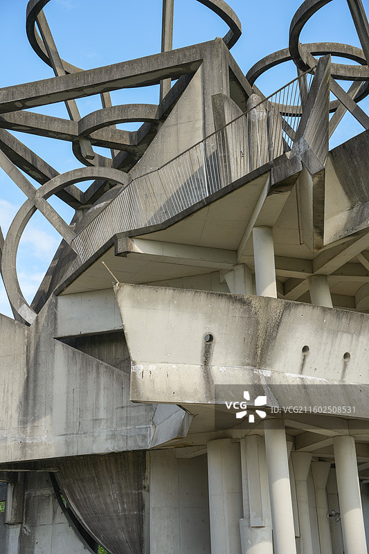 日本熊本县玉名市运动公园山丘顶部高崎正治设计的观景建筑玉名天望馆图片素材