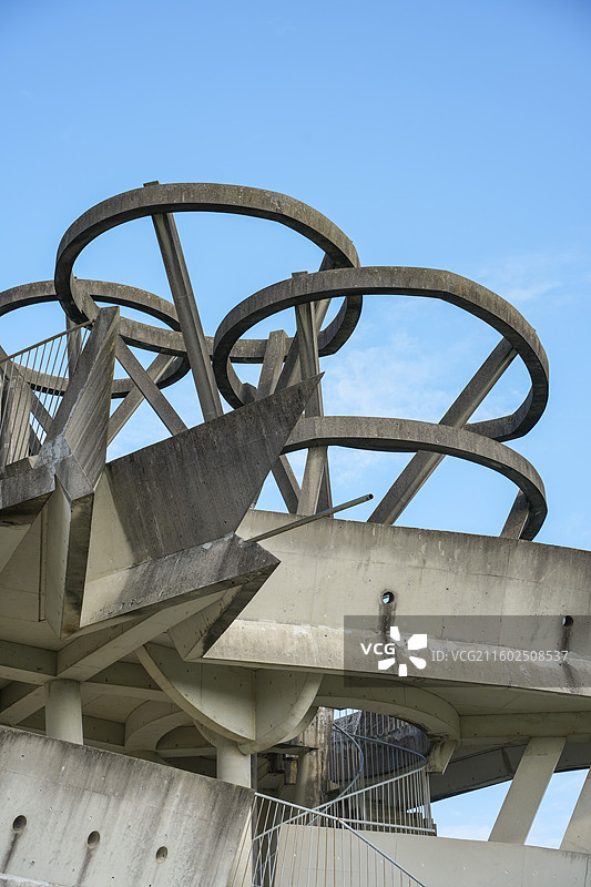 日本熊本县玉名市运动公园山丘顶部高崎正治设计的观景建筑玉名天望馆图片素材