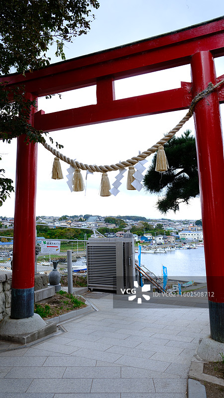 日本青森八户蕪嶋神社鸟居海岸线建筑码头图片素材