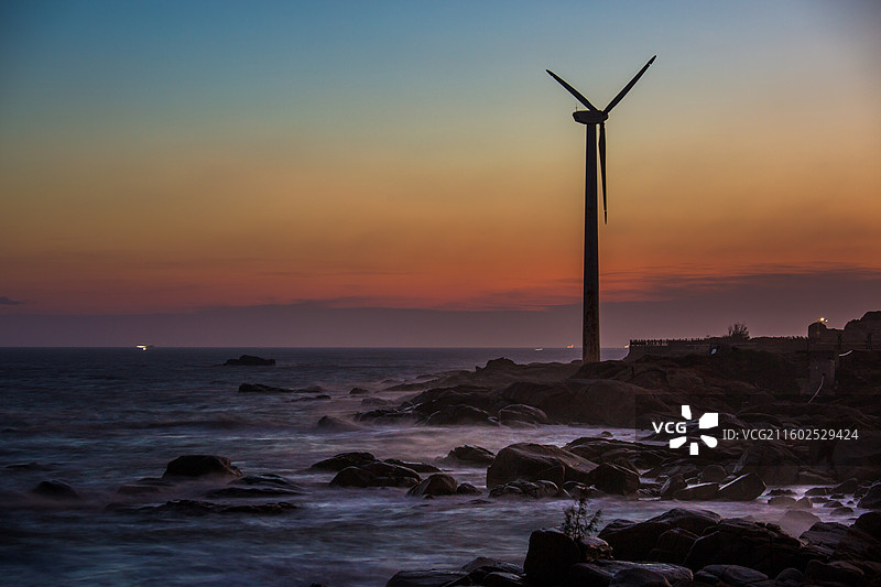 海上风车夕阳图片素材