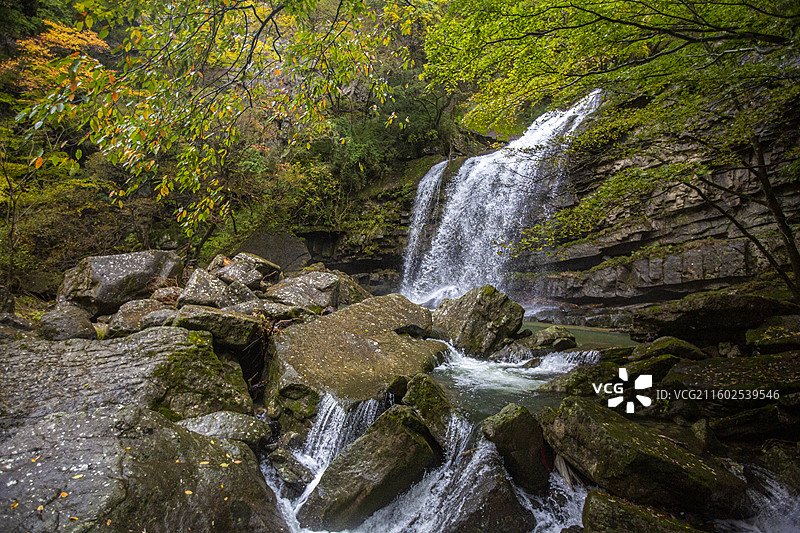 陕西省汉中市黎坪森林公园溪水瀑布景观图片素材