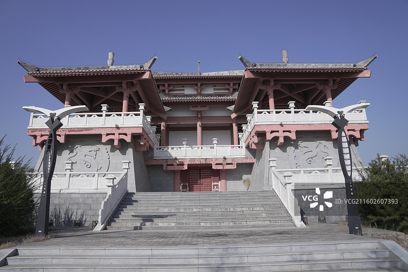 中国传统古建筑正面全景图片素材