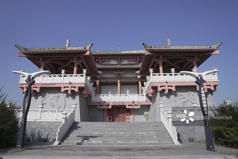 中国传统古建筑正面全景图片素材