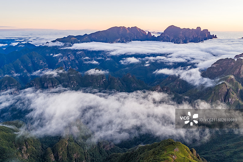 中国广西来宾金秀大瑶山丹霞峰林景观风光图片素材