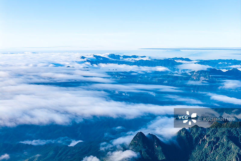 中国广西来宾金秀大瑶山丹霞峰林景观风光图片素材