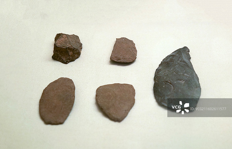 石片、刮削器、尖状器 旧石器时代晚期 1975年贵州普定穿洞出土 中国国家博物馆“古代中国基本陈列”图片素材
