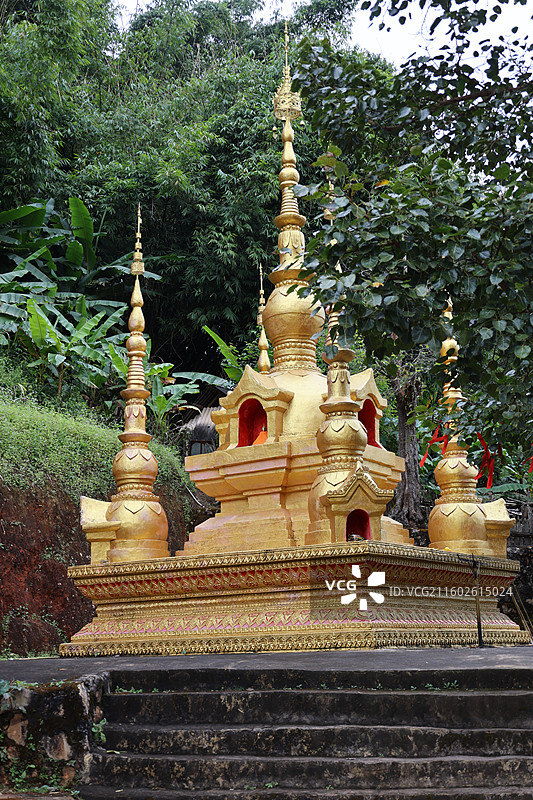 普洱景迈山布朗族糯干古寨佛寺图片素材
