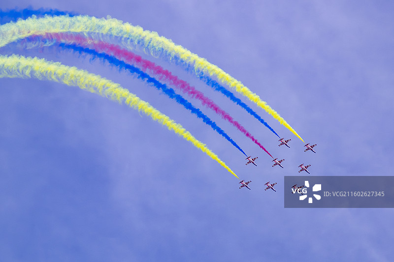 2025长春航空展，红鹰飞行表演队。图片素材