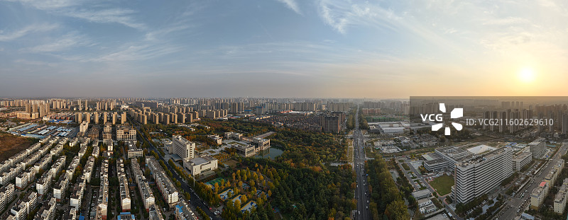 航拍视角下的郑州惠济区古树苑城市天际线图片素材