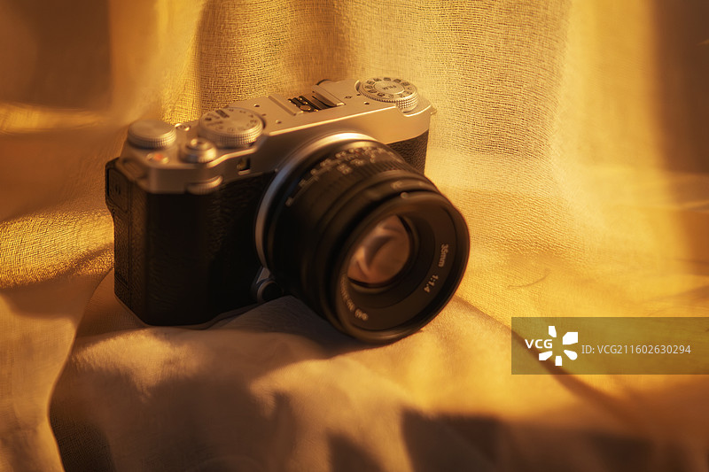 小巧复古文艺相机图片素材