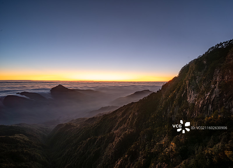 明月山日出云海图片素材